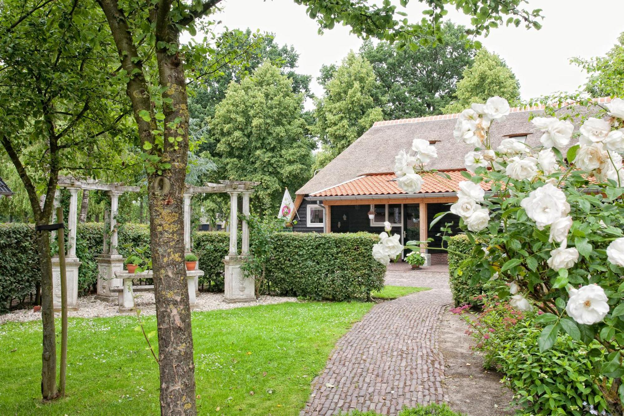 Rheezerstee Bed and Breakfast Exteriör bild
