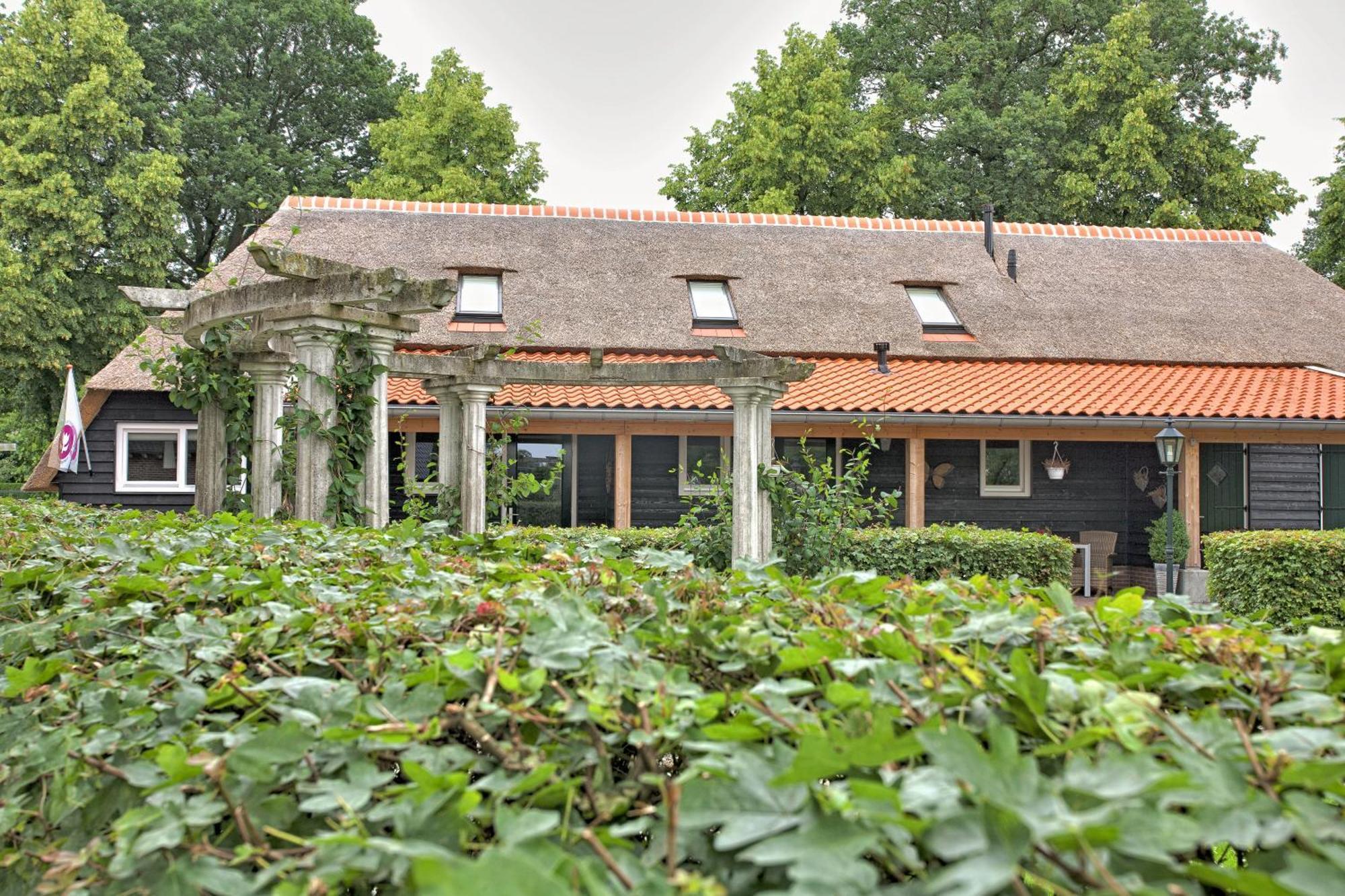 Rheezerstee Bed and Breakfast Exteriör bild