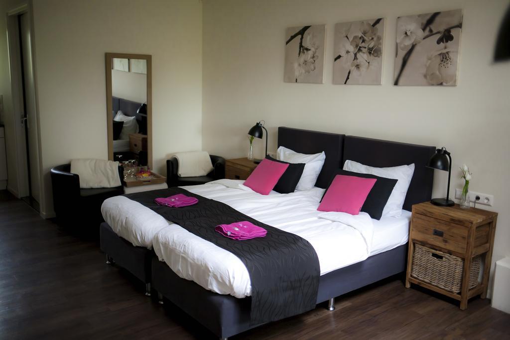 Rheezerstee Bed and Breakfast Exteriör bild